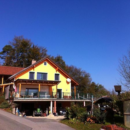 Gaestehaus Schmid Apartment Sankt Johann im Saggautal Exterior foto